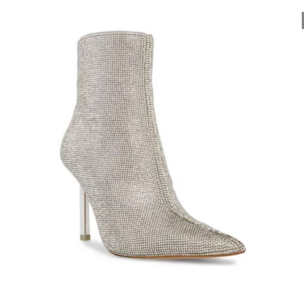 NWT~Steve Madden Elysia-R Bootie -Silver- Women’s size 9M